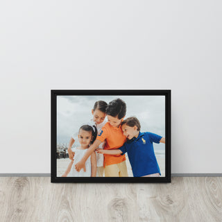 Customizable framed canvas